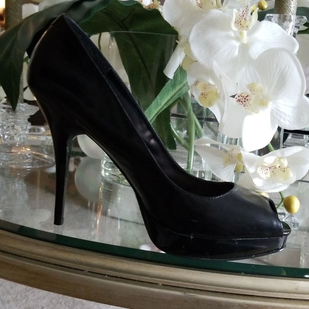 Steve Madden Leather & Patent Platform